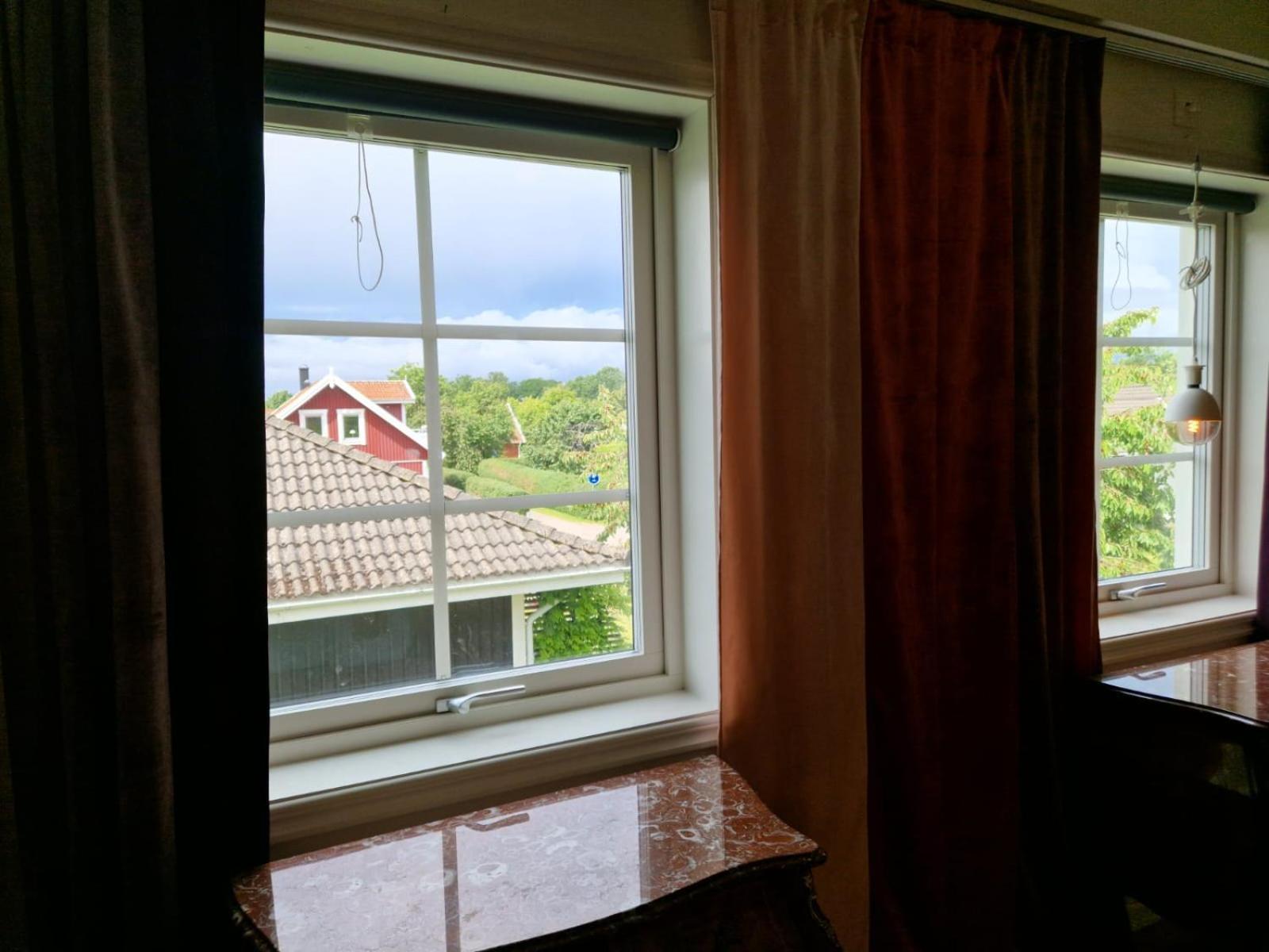 Lila Rummet - Rum Naera Bad Och Centrum, 1 Tr Upp - Saengklaeder & Handdukar Ingar Färjestaden Buitenkant foto